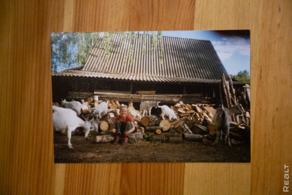 Девушка уехала из столицы в деревню в Березовском районе и нашла себе там дело — ремонтирует дом прадеда. И вот что у нее получилось Девушка уехала из столицы в деревню в Березовском районе и нашла себе там дело — ремонтирует дом прадеда. И вот что у нее получилось