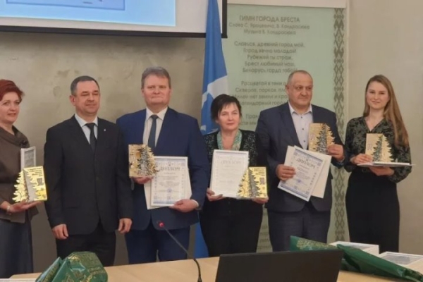 В Ленинском районе Бреста определили победителей в конкурсе на лучшее новогоднее оформление В Ленинском районе Бреста определили победителей в конкурсе на лучшее новогоднее оформление