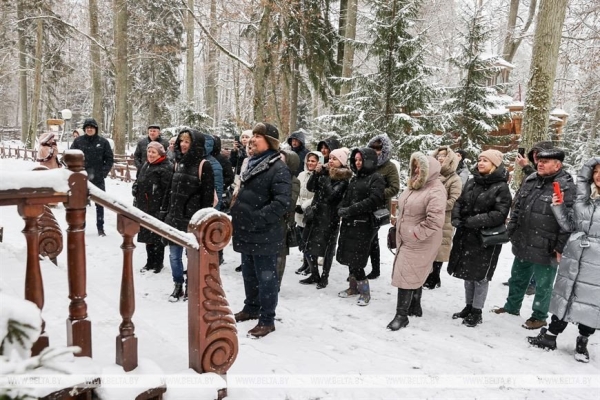 Предлагают даже пожениться. Рассказ о буднях Деда Мороза в Беловежской пуще Предлагают даже пожениться. Рассказ о буднях Деда Мороза в Беловежской пуще