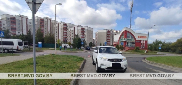 В Бресте водитель Geely сбил велосипедистку В Бресте водитель Geely сбил велосипедистку