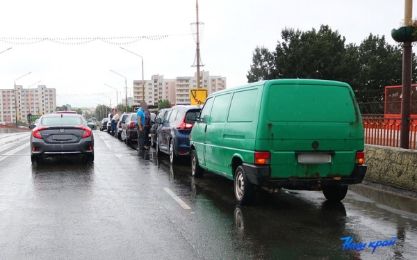 Восемь автомобилей столкнулись в Барановичах на путепроводе Восемь автомобилей столкнулись в Барановичах на путепроводе