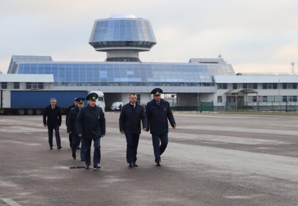 Работу пунктов пропуска «Козловичи» и «Брест» проинспектировал Председатель ГТК Владимир Орловский Работу пунктов пропуска «Козловичи» и «Брест» проинспектировал Председатель ГТК Владимир Орловский
