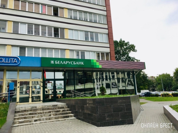 Читатель: Крутое оформление стен появилось в банке на Советской в Бресте. Как вам?
             
                Читатель: Крутое оформление стен появилось в банке на Советской в Бресте. Как вам?