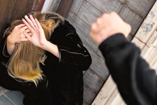 Заставили извиняться на коленях за то, чего не совершала. В Бресте учащиеся колледжа в общежитии избили сверстницу Заставили извиняться на коленях за то, чего не совершала. В Бресте учащиеся колледжа в общежитии избили сверстницу