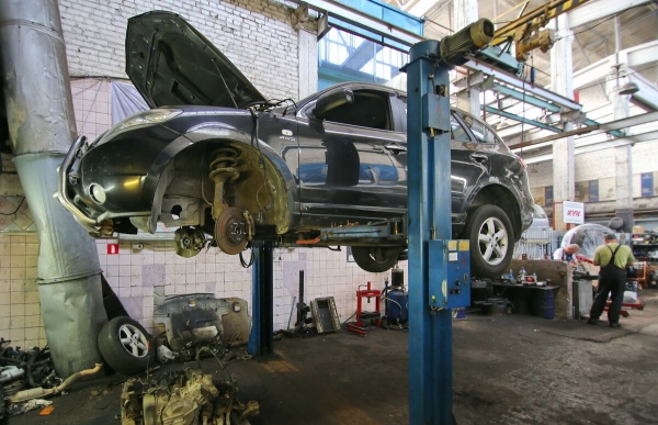 Клиент: «Так починили машину, что я мог разбиться». СТО: «Мы гаражными методами не работаем!» Клиент: «Так починили машину, что я мог разбиться». СТО: «Мы гаражными методами не работаем!»