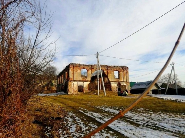 Встретились зима и весна. В парке в Высоком можно застать обе поры года (Брестская область) Встретились зима и весна. В парке в Высоком можно застать обе поры года (Брестская область)
