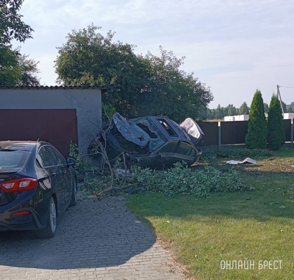 В Брестском районе пьяный водитель скрылся с места ДТП, оставив раненого пассажира В Брестском районе пьяный водитель скрылся с места ДТП, оставив раненого пассажира