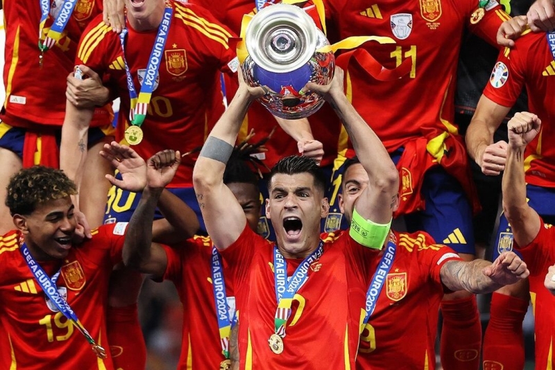 Испания выиграла Чемпионат Европы по футболу 2024, обыграв Францию в финале
Испания выиграла Чемпионат Европы по футболу 2024, обыграв Францию в финале