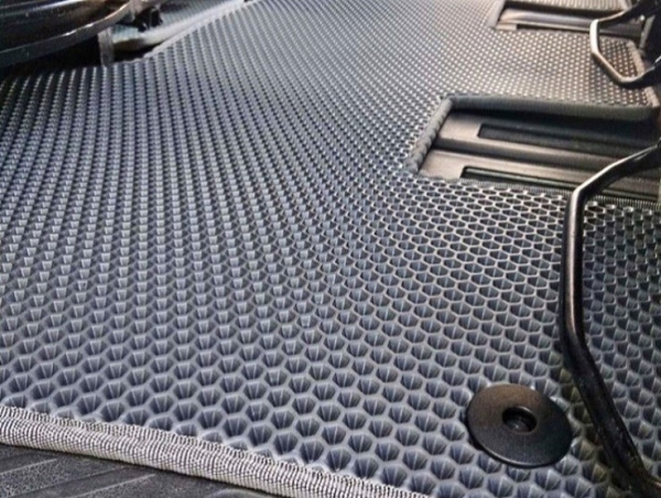 Стильно, оригинально, актуально! Вашему автомобилю просто необходимы коврики EVA