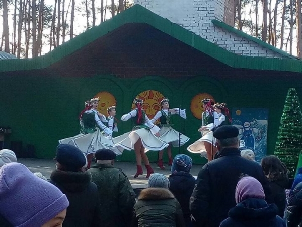 В Бресте на трёх городских площадках проходят традиционные масленичные гуляния В Бресте на трёх городских площадках проходят традиционные масленичные гуляния
