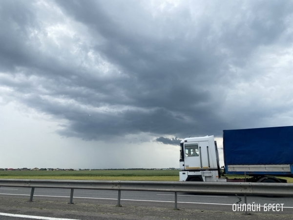 С марта — весенние ограничения. На некоторых дорогах Беларуси нельзя будет ездить грузовикам С марта — весенние ограничения. На некоторых дорогах Беларуси нельзя будет ездить грузовикам