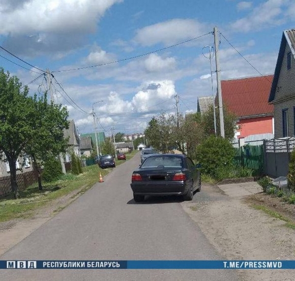 В Беларуси 10-летний мальчик на BMW сбил двух пешеходов В Беларуси 10-летний мальчик на BMW сбил двух пешеходов