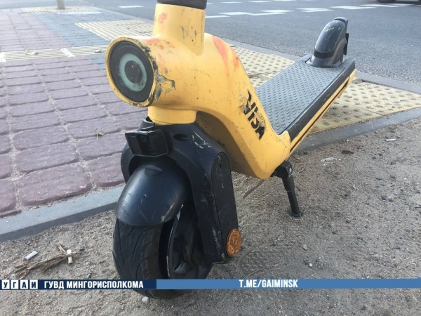 В Минске столкнулись BMW и самокат. ГАИ опубликовала видео В Минске столкнулись BMW и самокат. ГАИ опубликовала видео