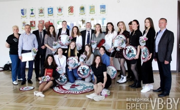 «Ковры Бреста» в будущем снова смогут стать титульным спонсором женского брестского волейбола «Ковры Бреста» в будущем снова смогут стать титульным спонсором женского брестского волейбола