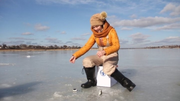 Девушка на зимней рыбалке. Жительница Брестской области рассказывает, каково это новичку рыбачить на льду Девушка на зимней рыбалке. Жительница Брестской области рассказывает, каково это новичку рыбачить на льду
