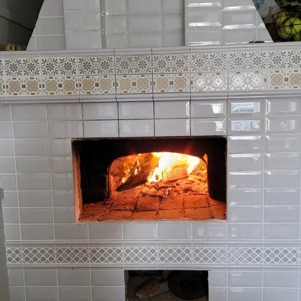 «Это была моя самая душевная инвестиция». Как белорусская бизнес-леди отремонтировала дом прадеда в деревне «Это была моя самая душевная инвестиция». Как белорусская бизнес-леди отремонтировала дом прадеда в деревне