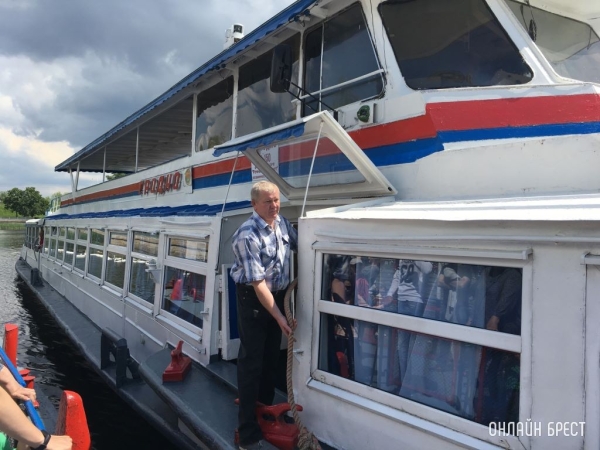 Не только речной круиз: какие водные прогулки предлагают в Беларуси Не только речной круиз: какие водные прогулки предлагают в Беларуси