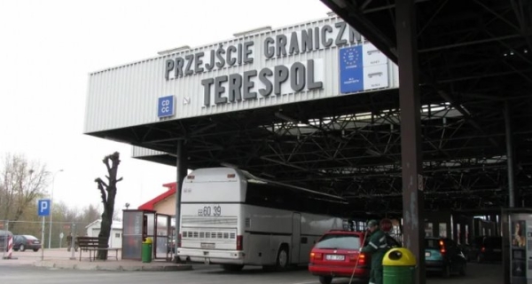 В ПП «Тересполь» у белорусов обнаружено более 100 тысяч евро