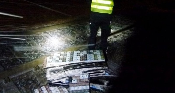 В Тересполе обнаружили крупные партии контрабандных сигарет В Тересполе обнаружили крупные партии контрабандных сигарет