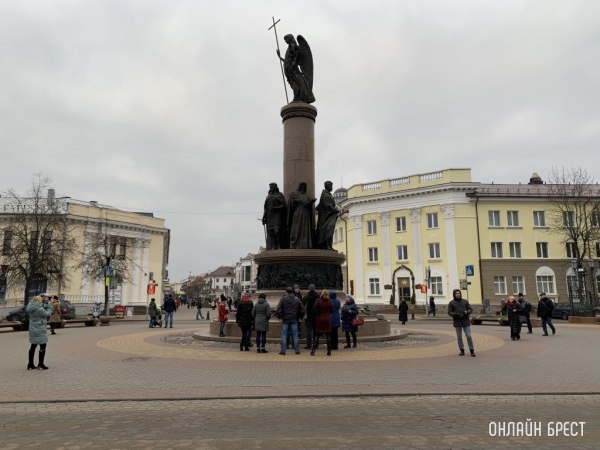 Страны — соседки Беларуси переводят стрелки часов. Какой будет разница во времени Страны — соседки Беларуси переводят стрелки часов. Какой будет разница во времени