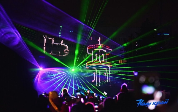 «Берестейские сани - 2023». Завораживающее лазерное шоу и фейерверк в Барановичах