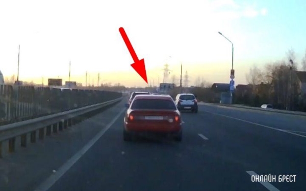 Читатель: Хочется передать привет водителю красной Audi, который нарушил ПДД
Читатель: Хочется передать привет водителю красной Audi, который нарушил ПДД