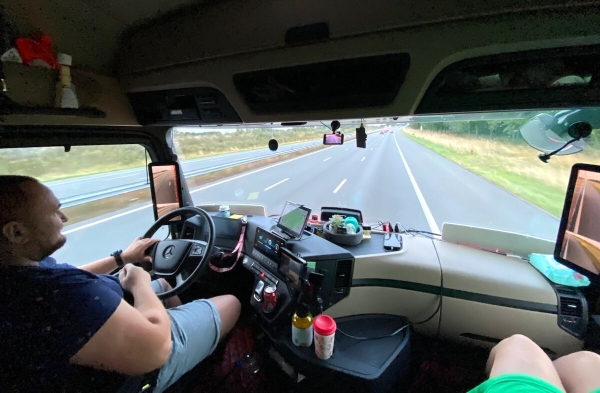 «После такой работы многие разводятся». Белоруска ушла в дальнобой вслед за мужем «После такой работы многие разводятся». Белоруска ушла в дальнобой вслед за мужем