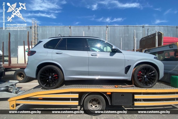 Таможня: на ввозе BMW хотели сэкономить 120 тысяч, могут потерять 210