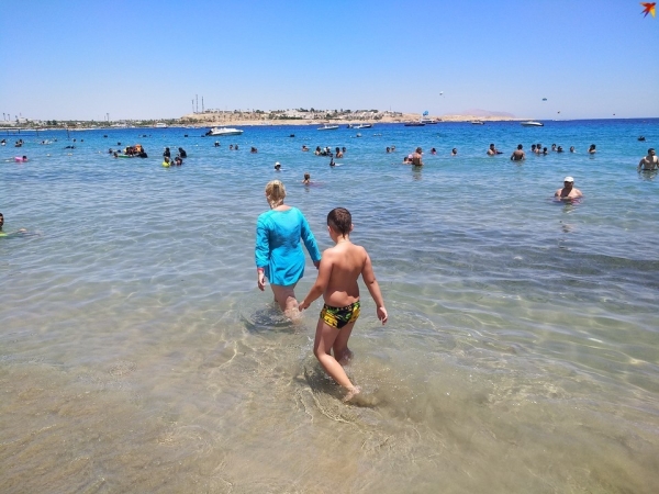 Маски и закрытые границы в прошлом? Рассказываем, какие страны сняли коронавирусные ограничения