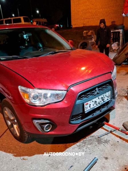 Автомобиль без водителя приехал на шиномонтаж в Гродно. Как так вышло? Автомобиль без водителя приехал на шиномонтаж в Гродно. Как так вышло?