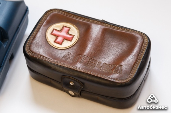 Раньше было лучше? Сравнили автомобильную аптечку из СССР с современной Раньше было лучше? Сравнили автомобильную аптечку из СССР с современной