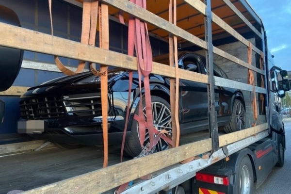 Белорус ввез в Литву два разыскиваемых люксовых авто Белорус ввез в Литву два разыскиваемых люксовых авто