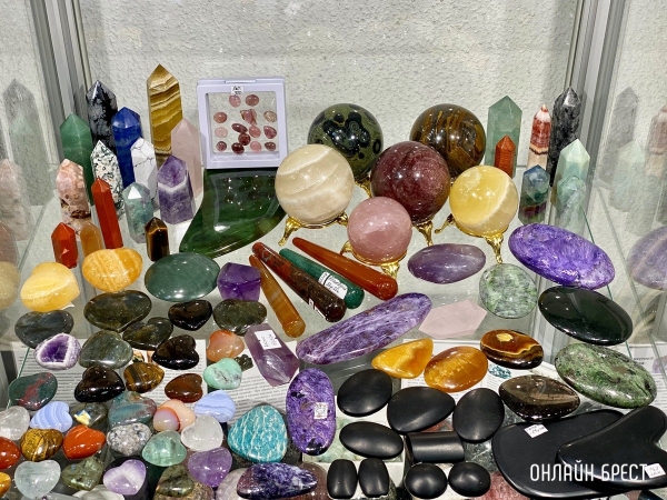 Экспозиция, которая вас удивит! Большой фоторепортаж с выставки «В мире самоцветов» в Бресте, посвященной эксклюзивным украшениям