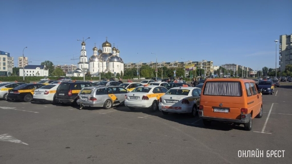 Водители такси обязаны пристегиваться ремнем безопасности. И вот при каком условии Водители такси обязаны пристегиваться ремнем безопасности. И вот при каком условии