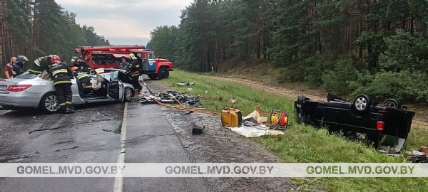 В Гомельской области в результате необдуманного маневра одного из водителей 1 человек погиб и 4 получили травмы В Гомельской области в результате необдуманного маневра одного из водителей 1 человек погиб и 4 получили травмы