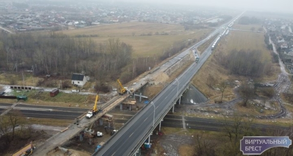 Под Брестом ремонтируют путепровод Под Брестом ремонтируют путепровод