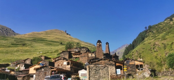 «Вдоль дороги — венки и памятники». Белорус в одиночку отправился в горы Грузии, где даже страховка не действует «Вдоль дороги — венки и памятники». Белорус в одиночку отправился в горы Грузии, где даже страховка не действует