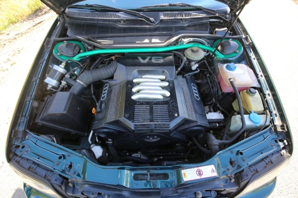 «Дедушка никого к машине не подпускал». История Audi A6 (С4), которая в семье белорусов уже 15 лет