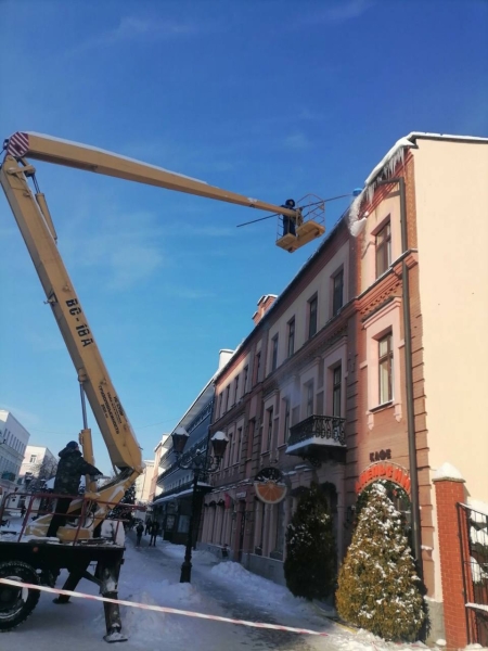 Коммунальные службы в Бресте продолжают трудиться в усиленном режиме после обильного снегопада Коммунальные службы в Бресте продолжают трудиться в усиленном режиме после обильного снегопада