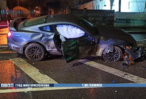 В Беларуси «бесправник» разбил Ford Mustang В Беларуси «бесправник» разбил Ford Mustang