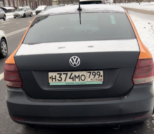 Штраф 2 700 рублей и лишение прав. Девушка на каршеринговом VW Polo задела пластиковые столбики, и вот к чему это привело Штраф 2 700 рублей и лишение прав. Девушка на каршеринговом VW Polo задела пластиковые столбики, и вот к чему это привело