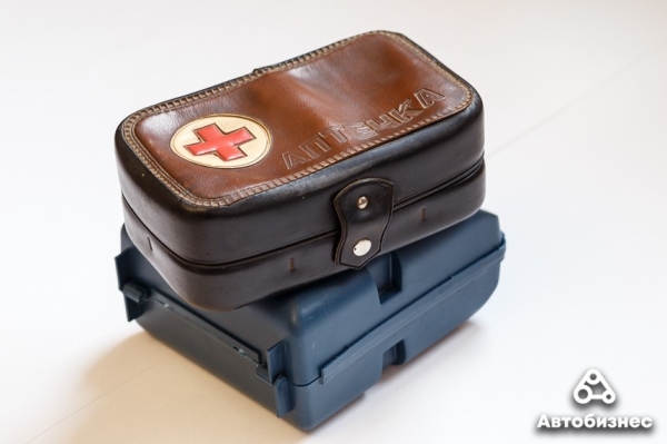 Раньше было лучше? Сравнили автомобильную аптечку из СССР с современной Раньше было лучше? Сравнили автомобильную аптечку из СССР с современной
