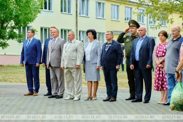 В Белоозерске открыли площадку для мини-футбола В Белоозерске открыли площадку для мини-футбола