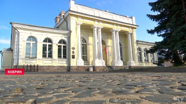 В Кобрине прокладывают турмаршруты с помощью нейросети. Посмотрите, как работает искусственный интеллект В Кобрине прокладывают турмаршруты с помощью нейросети. Посмотрите, как работает искусственный интеллект