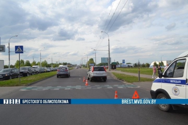 Машина сбила велосипедиста. Стали известны некоторые подробности ДТП в Бресте Машина сбила велосипедиста. Стали известны некоторые подробности ДТП в Бресте