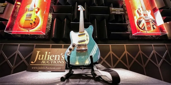 Легендарную гитару продали за $4,5 миллиона. Узнаете чья?