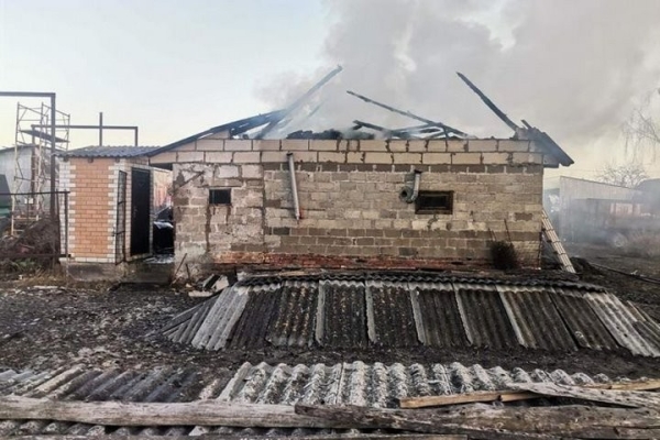 В Кобринском районе огонь уничтожил или повредил 6 строений и автомобиль