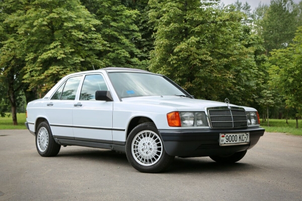 По прозвищу Baby-Benz. Показываем идеально сохранившийся Mercedes W201