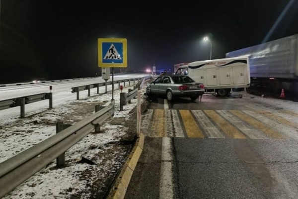 Серьезное ДТП в Брестской области: легковушка выехала на встречку и врезалась в грузовик, за рулем которого находился брестчанин Серьезное ДТП в Брестской области: легковушка выехала на встречку и врезалась в грузовик, за рулем которого находился брестчанин