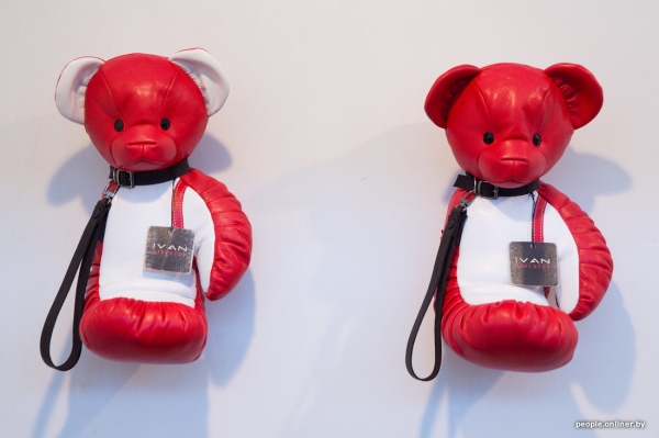 Ударила чужого ребенка, разбила лобовое стекло. Истории белорусов, которые не контролируют себя Ударила чужого ребенка, разбила лобовое стекло. Истории белорусов, которые не контролируют себя